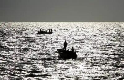 ग्रीस में प्रवासी नाव डूबने से तीन लापता