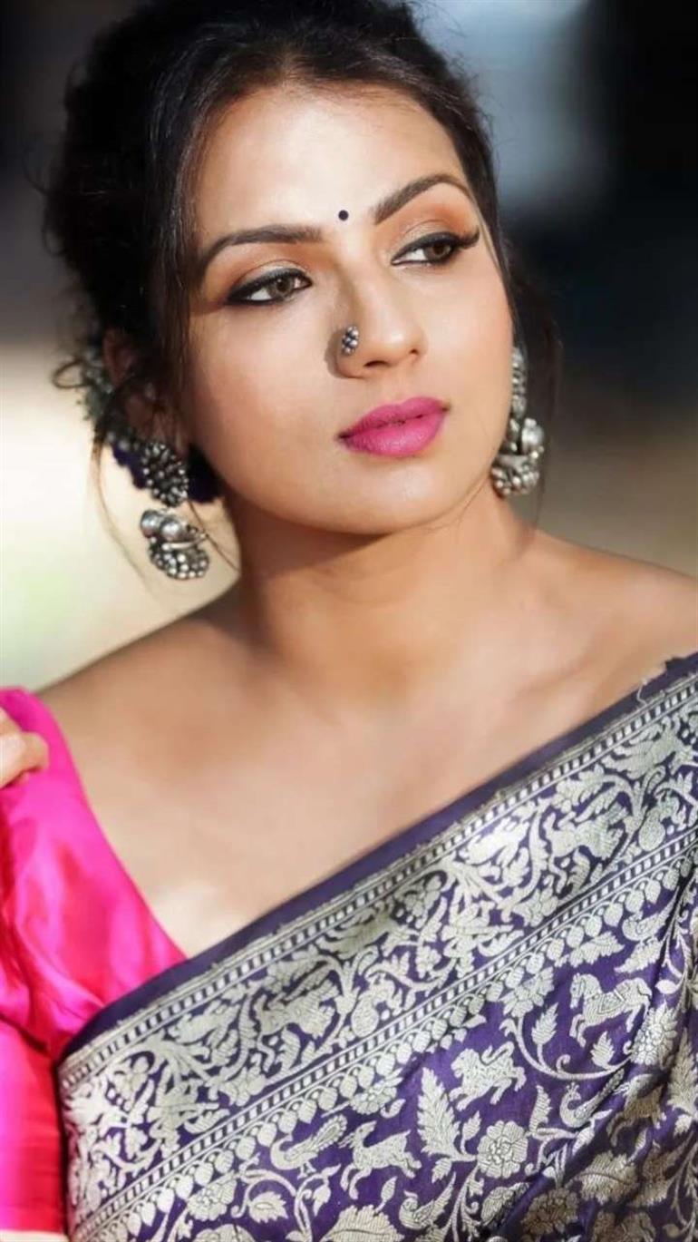 Sruthi Hariharan Sex Videos - Me Too' case: Kannada actress Sruthi Hariharan issued notice to provide  evidence