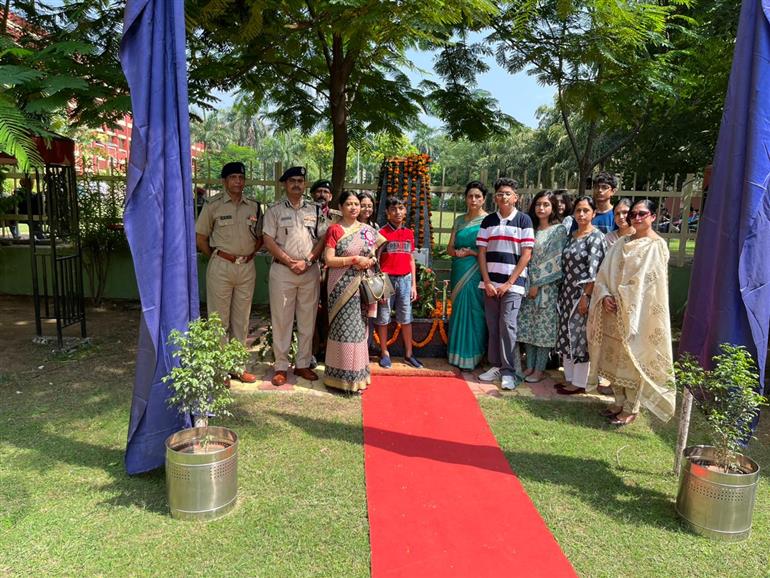 DAV College, Chandigarh held wreath laying ceremony for Lt. Col. Anusuya Prasad Kuniyal from ITBP