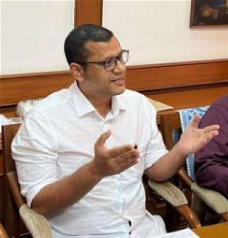 विपक्ष के नेता यूरी अलेमाओ का कहना है कि गोवा आर्थिक संकट के सबसे बुरे रूप की ओर बढ़ रहा