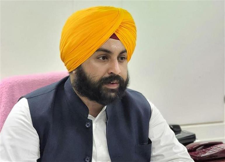 ਪੰਜਾਬ ਦੇ ਸਕੂਲਾਂ ਨੂੰ ਲੈ ਕੇ ਸਿੱਖਿਆ ਵਿਭਾਗ ਦਾ ਵੱਡਾ ਕਦਮ, ਜਾਰੀ ਕੀਤੇ ਇਹ ਸਖ਼ਤ ਹੁਕਮ 