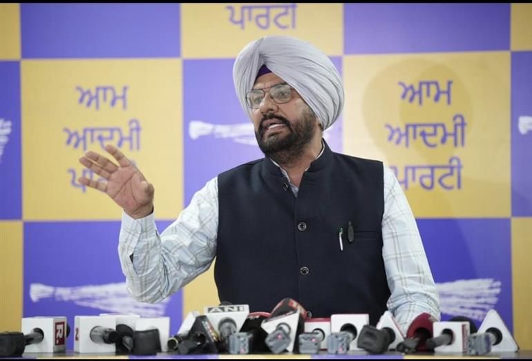 ਪੰਜਾਬ ਦਾ ਭਾਈਚਾਰਾ ਤੇ ਸਾਂਝ ਸਾਡੀ ਪਹਿਲ, ਜੋ ਵੀ ਇਸ ਸਾਂਝ ਨੂੰ ਤੋੜਨ ਦੀ ਕੋਸ਼ਿਸ਼ ਕਰੇਗਾ, ਭਗਵੰਤ ਮਾਨ ਸਰਕਾਰ ਉਸ ਨਾਲ ਸਖ਼ਤੀ ਨਾਲ ਨਜਿੱਠੇਗੀ : ਕੁਲਦੀਪ ਧਾਲੀਵਾਲ