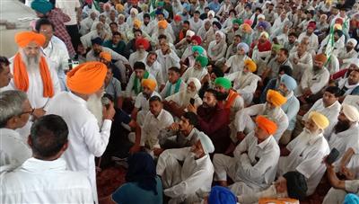 ਘੱਟੋ-ਘੱਟ ਸਮਰਥਨ ਮੁੱਲ 'ਤੇ ਸੂਰਜਮੁਖੀ ਖਰੀਦ ਦੀ ਮੰਗ ਨੂੰ ਲੈ ਕੇ ਹਜ਼ਾਰਾਂ ਕਿਸਾਨਾਂ ਨੇ ਨੈਸ਼ਨਲ ਹਾਈਵੇ ਕੀਤਾ ਜਾਮ 