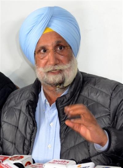 ਕੁਰਸੀ ਦਾ ਮੋਹ ਛੱਡੋ: ਰੰਧਾਵਾ ਨੇ ਸੀਨੀਅਰ ਰਾਜ ਕਾਂਗਰਸੀ ਆਗੂਆਂ ਨੂੰ ਦਿਤੀ ਸਲਾਹ