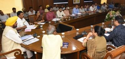 पंजाब कनाडा से निर्वासन का सामना कर रहे छात्रों को मुफ्त कानूनी सहायता प्रदान करेगा