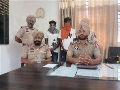 ਨਸ਼ੇ ਦੇ ਸੌਦਾਗਰ ਹੈਰੋਇਨ ਸਮੇਤ ਪੁਲਿਸ ਅੜਿਕੇ 