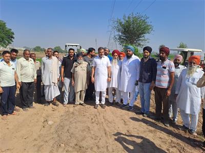 ਕਿਸਾਨ ਆਪਣੇ ਖੇਤਾਂ ਦਾ ਰਸਤਾ ਬਣਾਉਣ ਲਈ ਪਿੰਡ ਦੀ ਮਿੱਟੀ ਦੀ ਵਰਤੋਂ ਕਰ ਰਹੇ ਹਨ ਤਾਂ ਕੀ ਗਲਤ ਹੈ: ਐਨ.ਕੇ ਸ਼ਰਮਾ