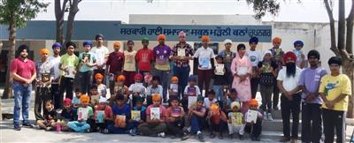 ਵਿਦਿਆਰਥੀਆਂ ਨੂੰ ਵੰਡੀਆਂ ਬਾਲ ਸਾਹਿਤ ਦੀਆਂ ਪੁਸਤਕਾਂ