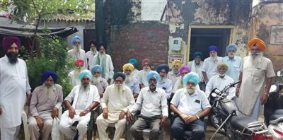 ਬੈਂਕਾਂ ਦੀਆਂ ਬ੍ਰਾਂਚਾਂ ਵੱਲੋਂ ਪਿਛਲੇ ਛੇ ਮਹੀਨਿਆਂ ਤੋਂ ਪੈ ਪੈਨਸ਼ਨਰਾਂ ਦੇ ਬਕਾਏ ਨਾਂ ਪਾਏ ਜਾਣ ਕਾਰਨ ਪੈਨਸ਼ਨਰਾ 'ਚ ਭਾਰੀ ਰੋਸ਼ 