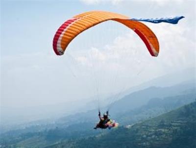 Himachal CM launches promo of Pre-World Cup Paragliding contest
