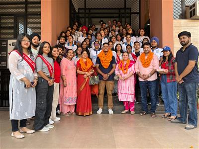 डीएवी कॉलेज, चंडीगढ़ के एनएसएस स्वयंसेवक श्री सागर रॉय को सत्र 2022-23 के लिए राष्ट्रीय एनएसएस पुरस्कार प्राप्तकर्ता किया गया घोषित 