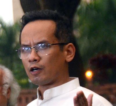 Cong accuses PM Modi of 'showing his back' to Manipur