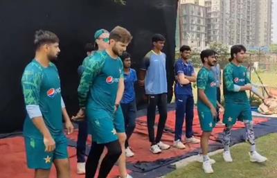 अभ्यास मैच से पहले पाकिस्तान टीम हैदराबाद स्टेडियम में अभ्यास करती हुई