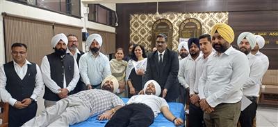ਫ਼ਤਹਿਗੜ੍ਹ ਸਾਹਿਬ ਵਿਖੇ ਬਾਰ ਐਸੋਸੀਏਸ਼ਨ ਨੇ ਲਗਾਇਆ ਸ਼ਹੀਦ ਭਗਤ ਸਿੰਘ ਦੇ ਜਨਮ ਦਿਹਾੜੇ ਨੂੰ ਸਮਰਪਿਤ ਖੂਨਦਾਨ ਕੈਂਪ