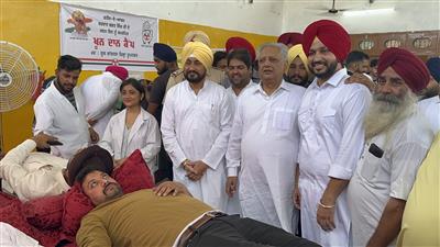 ਯੂਥ ਕਾਂਗਰਸ ਰੂਪਨਗਰ ਨੇ ਨਵਾਂ ਰਿਕਾਰਡ ਕਾਯਿਮ ਕਰਦਿਆਂ 304 ਯੂਨਿਟ ਖੂਨਦਾਨ ਕਰਵਾਇਆ