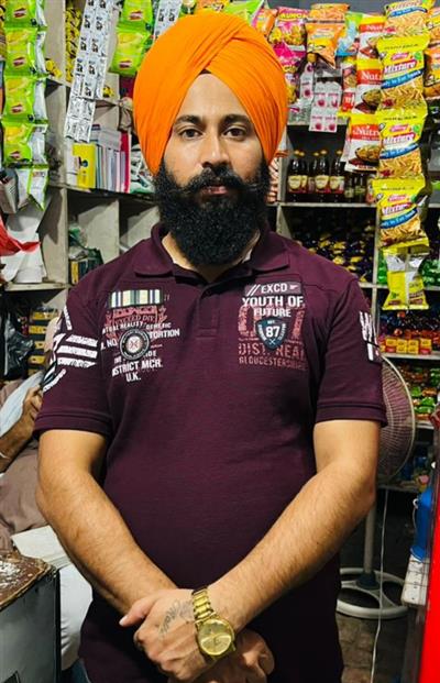 ਚਿੱਟੇ ਦਿਨ ਕਾਰ ਦਾ ਸ਼ੀਸ਼ਾ ਤੋੜ ਕੇ ਬੈਟਰੀ ਸਮੇਤ ਕੀਮਤੀ ਸਮਾਨ ਚੋਰੀ