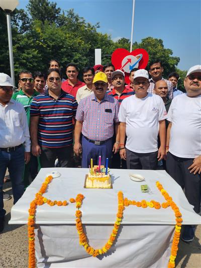 बीएसएनएल कर्मचारियों ने बापू को 