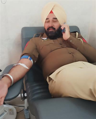 ਪੰਜਾਬ ਪੁਲਿਸ ਦਾ ਮੁਲਾਜ਼ਮ ਬਲਵਿੰਦਰ ਸਿੰਘ 49 ਵਾਰ ਕਰ ਚੁੱਕਿਆ ਹੈ ਖ਼ੂਨ ਦਾਨ