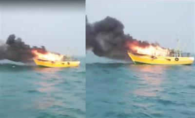 आंध्र तट के पास नाव में आग लगने से तटरक्षक बल ने 11 मछुआरों को बचाया