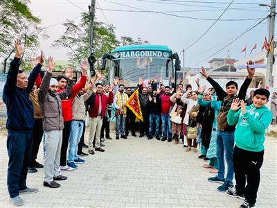 ਚਾਰ ਧਾਮ ਲਈ ਬਾਲਾ ਜੀ ਮੰਦਿਰ ਤੋਂ ਬੱਸ ਹੋਈ ਰਵਾਨਾ, ਚੇਅਰਮੈਨ ਮਾਰਕਿਟ ਕਮੇਟੀ ਮੁਕੇਸ਼ ਜੁਨੇਜਾ ਨੇ ਦਿਖਾਈ ਹਰੀ ਝੰਡੀ 