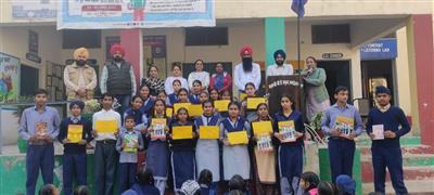 ਮਕੜੌਨਾ ਕਲਾਂ ਸਕੂਲ ਵਿਖੇ ਸਵੀਪ ਮੁਕਾਬਲੇ ਕਰਵਾਏ