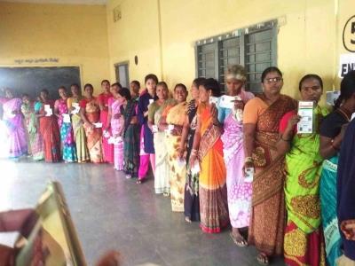 तेलंगाना में वोटों की गिनती के लिए मंच तैयार