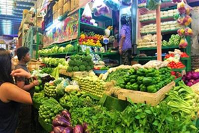 कोलकाता: आसमान छूती सब्जियों की कीमतों से राहत नहीं
