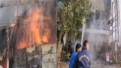 Major fire breaks out in Vishal Mega Mart of Badshahpur