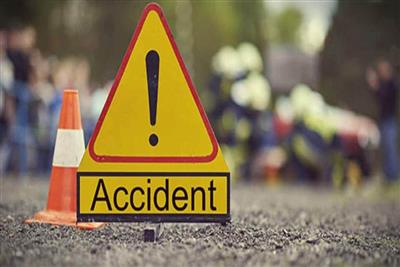 Car collides with a tree in Hisar: Three including JE killed and three injured