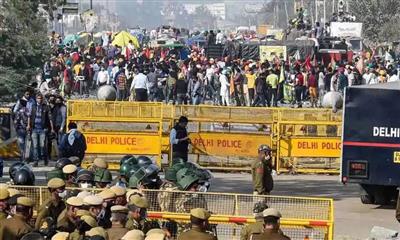 किसानों के विरोध प्रदर्शन के बीच दिल्ली-गुरुग्राम सीमा पर बढ़ाई सुरक्षा 