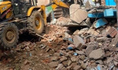 हैदराबाद में मकान तोड़ने के दौरान किरायेदार की मौत