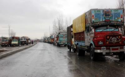 One-way traffic allowed from Jammu to Srinagar on national highway