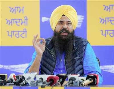Badal family is a habitual beneficiary of government facilities : AAP