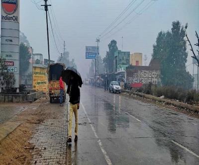 Delhi receives light rain, more showers expected during the day