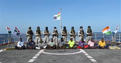 Navy hands over nine pirates to Mumbai Police