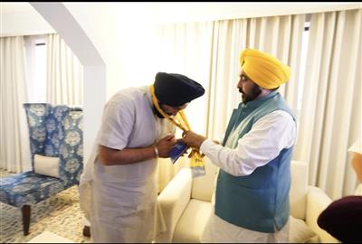 Another jolt to Akali Dal Badal, Aam Aadmi Party gains more strength in Amritsar Lok Sabha constituency