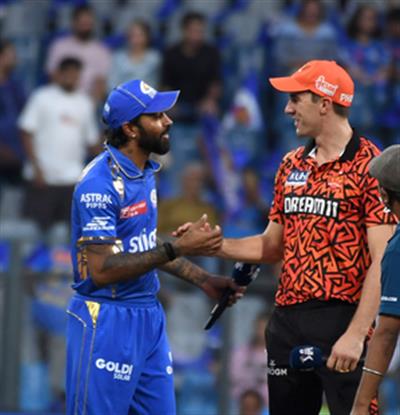 आईपीएल 2024: अंशुल कंबोज डेब्यू के लिए तैयार, मुंबई ने टॉस जीता, SRH के खिलाफ गेंदबाजी का फैसला किया