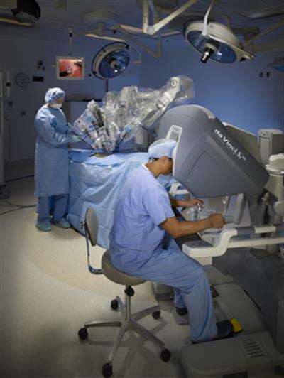 अमेरिका स्थित वट्टीकुटी फाउंडेशन भारत में 8 मेडिकल छात्रों को रोबोटिक सर्जरी में प्रशिक्षित करेगा