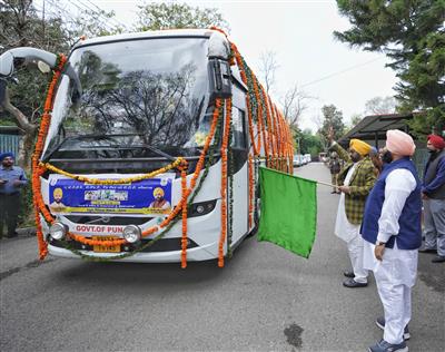 विदेशों से प्रशिक्षण प्राप्त शिक्षक/प्रिंसिपल राज्य में शिक्षा क्रांति के दूत बने: मुख्यमंत्री