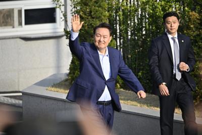 South Korea: Ex-President Yoon moves to private home one week after ouster