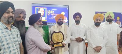 कैबिनेट मंत्री तरुनप्रीत सिंह सौंद द्वारा डॉ. भीमराव अंबेडकर की जयंती पर फतेहगढ़ साहिब में श्रद्धांजलि अर्पित