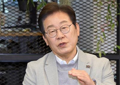 South Korea: Ex-Democratic party leader maintains strong lead in Presidential polls