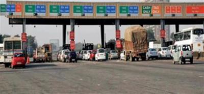 केंद्र ने स्पष्ट किया कि 1 मई से सैटेलाइट आधारित टोलिंग प्रणाली लागू नहीं होगी