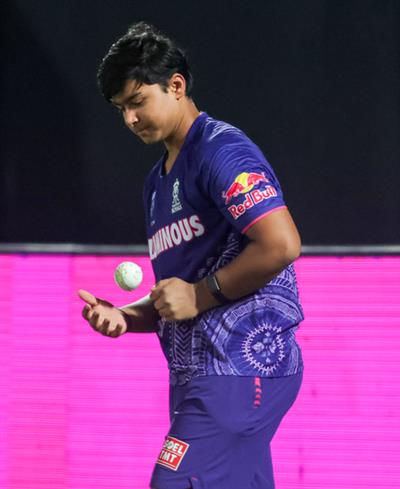 IPL 2025: LSG ਨੇ ਪਹਿਲਾਂ ਬੱਲੇਬਾਜ਼ੀ ਕਰਨ ਦਾ ਫੈਸਲਾ ਕਰਦੇ ਹੋਏ ਰਾਜਸਥਾਨ ਰਾਇਲਜ਼ ਨੇ 14 ਸਾਲਾ ਸੂਰਿਆਵੰਸ਼ੀ ਨੂੰ ਡੈਬਿਊ ਦਿੱਤਾ