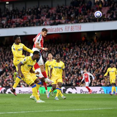 Arsenal held by Palace to leave Liverpool one point from Premier League title