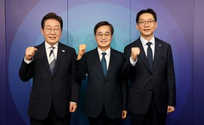 South Korea: Ex-DP leader Lee maintains big lead in presidential election poll
