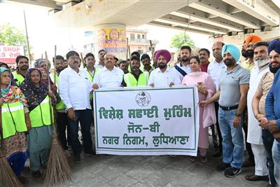 नेता नहीं, सेवक बनकर उतरे मैदान में – लुधियाना की सफाई में ‘आप’ नेताओं की हिस्सेदारी