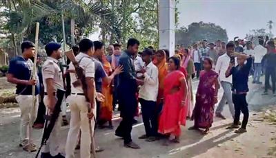 12 injured in clash between villagers and police in Bihar's Katihar