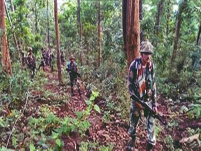 छत्तीसगढ़ में 'लोन वर्राटू' अभियान के तहत छह माओवादियों ने आत्मसमर्पण किया