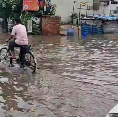 भारी बारिश ने गुरुग्राम को अस्त-व्यस्त कर दिया, बड़े पैमाने पर जलभराव की सूचना मिली